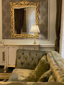 Posedenie v ubytovaní Royal Grand Hotel