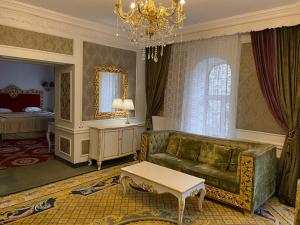 Posedenie v ubytovaní Royal Grand Hotel