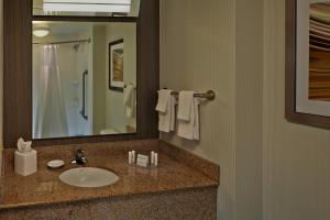 Vannituba majutusasutuses Courtyard by Marriott Providence Warwick