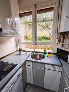 Kuchyň nebo kuchyňský kout v ubytování Piso en Escarrilla - 3 Habitaciones