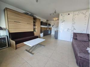 ポルト・ヴェッキオにあるStudio Nautilus N7 proche centre-ville Porto-vecchioのギャラリーの写真 +8枚の写真