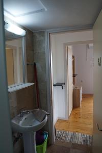 Kúpeľňa v ubytovaní Sea And Sun apartments 303 Ιδιωτικό διαμέρισμα + 37 fotografií