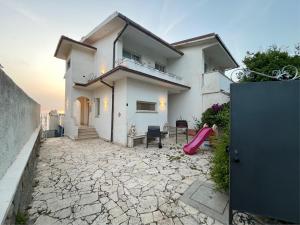 Budova, kde se prázdninový dům nachází