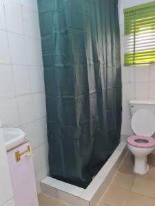 Koupelna v ubytování 501 Aparthotel + 37 fotografií