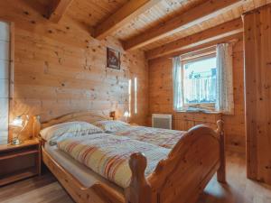 Łóżko lub łóżka w pokoju w obiekcie Apartment Geislhof by Interhome