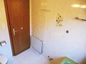 Baðherbergi á Apartment Résidence Maze B 10 by Interhome