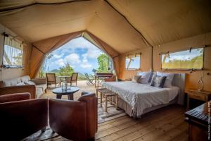 Nespecifikovaný výhled na hory nebo výhled na hory při pohledu z hotelu