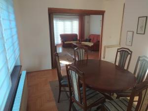 Khu vực ghế ngồi tại Apartman Kovacevic +5 ảnh