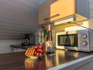 Η κουζίνα ή μικρή κουζίνα στο Holiday Home Sjøbua by Interhome +27 φωτογραφίες