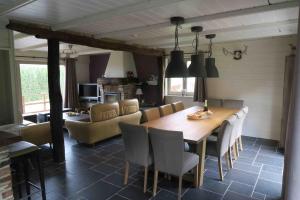 Χώρος καθιστικού στο Chalet Les Deux Ourthes