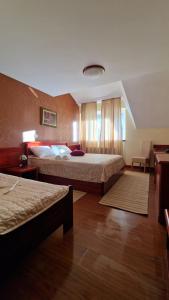 Uma cama ou camas num quarto em La Dora Mountain Resort