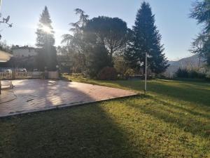 Κήπος έξω από το Le camelie