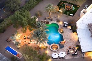 La pileta dentro o cerca de Luxury Family Getaway Pool Games Sauna More