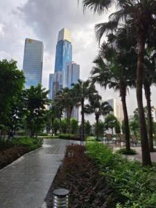 O grădină în afara Agile SkyView Suites KL