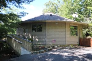 Φωτογραφία από το άλμπουμ του Pisgah Mountain House σε Pisgah Forest