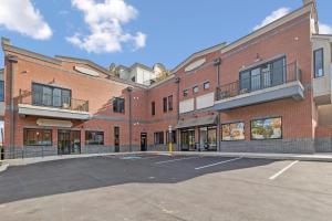 Tòa nhà nơi căn hộ tọa lạc