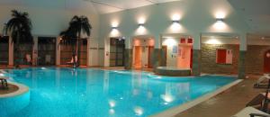 Burton Hotel tesisinde veya buraya yakın yüzme havuzu