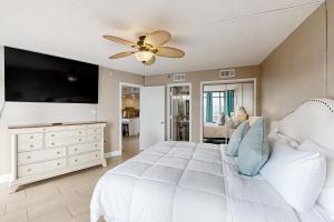 Sand Dunes Resort 2751客房内的一张或多张床位