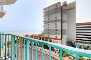 Sand Dunes Resort 2751的阳台或露台