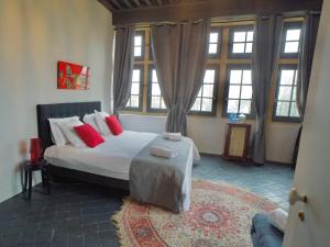 Château de Rancé客房内的一张或多张床位