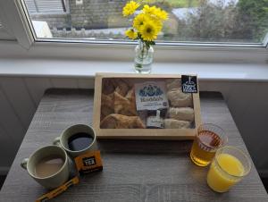 Oprema za pripravo čaja oz. kave v nastanitvi Fieldhead Hotel, Looe