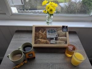 Oprema za pripravo čaja oz. kave v nastanitvi Fieldhead Hotel, Looe