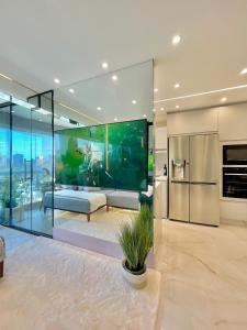 Η κουζίνα ή μικρή κουζίνα στο Apto de Luxo Vista de Alpha