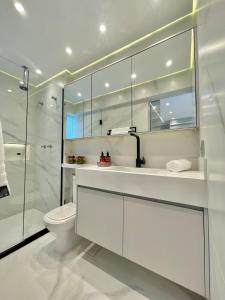 Ένα μπάνιο στο Apto de Luxo Vista de Alpha