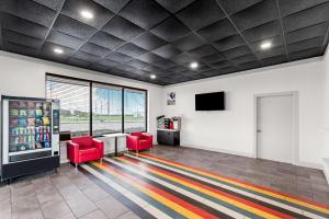 TV a/nebo společenská místnost v ubytování Motel 6 Port Lavaca, TX