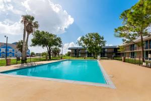 Bazén v ubytování Motel 6 Port Lavaca, TX nebo v jeho okolí