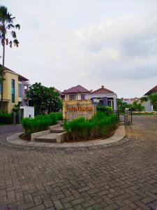 Gallery image of Cheery Room 202 in Surabaya