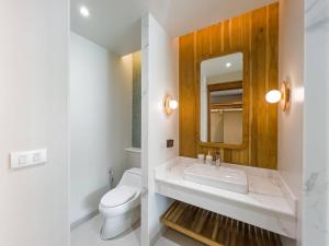 Ein Badezimmer in der Unterkunft Phi Phi at Pier