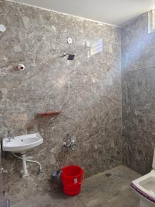 Koupelna v ubytování MOUNT OASIS tvm