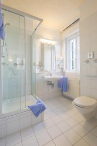 Koupelna v ubytování Hotel Gautinger Hof - Ruhig im 5-Seen-Land nahe S-Bahn und München