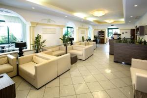 Area lounge atau bar di Hotel Boccaccio-free parking-