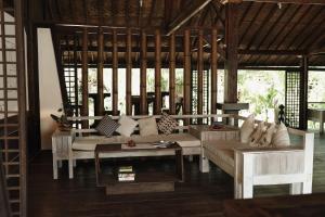 Istumisnurk majutusasutuses Lost Paradise Gili