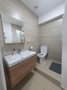 Bilik mandi di Parnica Home 2