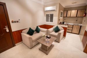 Nhà bếp/bếp nhỏ tại روزة الخليج للشقق المخدومة