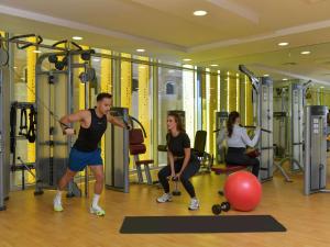 Het fitnesscentrum en/of fitnessfaciliteiten van ibis Doha