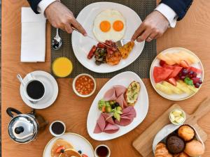 Eten bij of ergens in de buurt van het hotel

