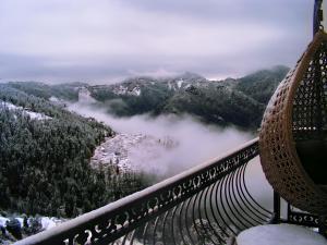马舍布拉Stayenest Mashobra with balcony view的相册照片