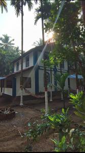 Το κτήριο όπου στεγάζεται  η παραθεριστική κατοικία +11 φωτογραφίες