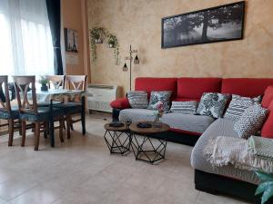 A seating area at Dúplex El Cauce