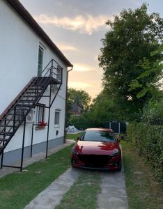 Budova, v ktorej sa dovolenkový dom nachádza