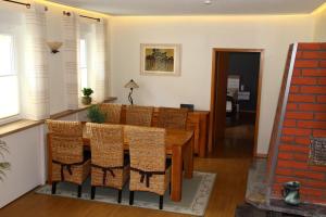 Χώρος καθιστικού στο Große komfortable Ferienwohnung in Dessau-Roßlau