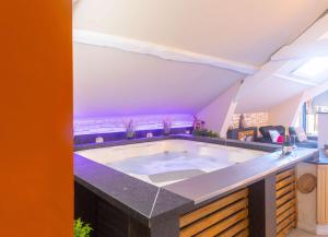 Gambar di galeri bagi Apartment Design Suite di Jehanster +9 gambar