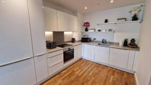 Gallery image of Skyline Luxury Retreat Bromley in Bromley