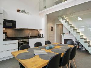 Kuchyň nebo kuchyňský kout v ubytování Holiday Home Himos alppinotko 6 b by Interhome