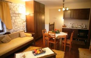 Kuchyňa alebo kuchynka v ubytovaní Meterizi Guesthouse