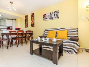 Χώρος καθιστικού στο Apartment Salsadellans by Interhome